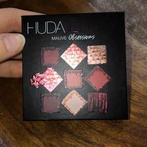 Huda Beauty Eyeshadow Pallet